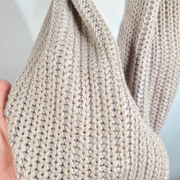 American Eagle Grey Beige Crochet Wool Blend Glitter Cable Knit Infinity Scarf - Picture 3 of 4